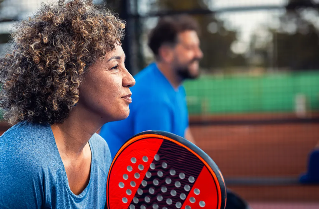 Lista de servicios reservables en One Club: golf, tenis, pádel, casa club y áreas comunes.